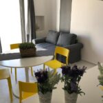 cucina e divano letto